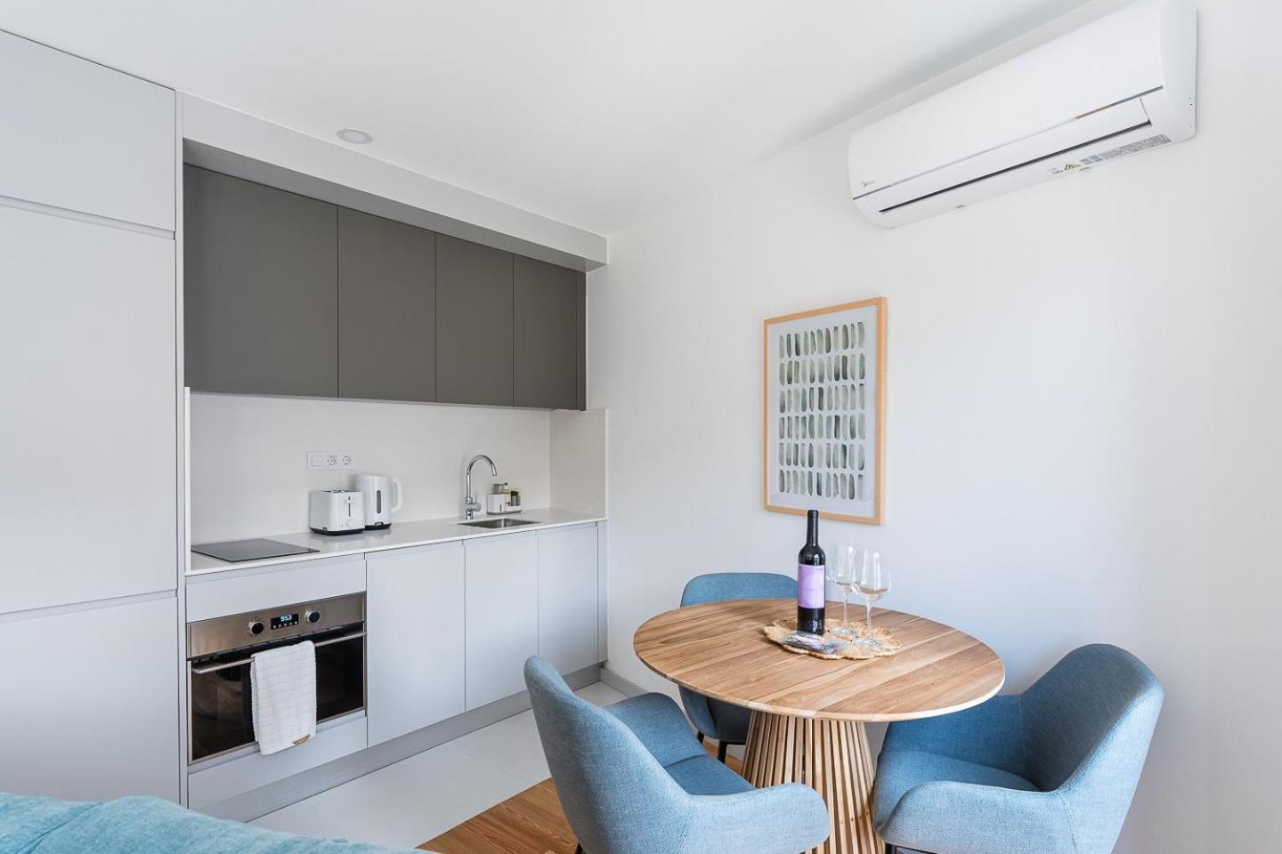 Апартаменты Guestready - Downtown Refuge With Private Parking Порту Экстерьер фото
