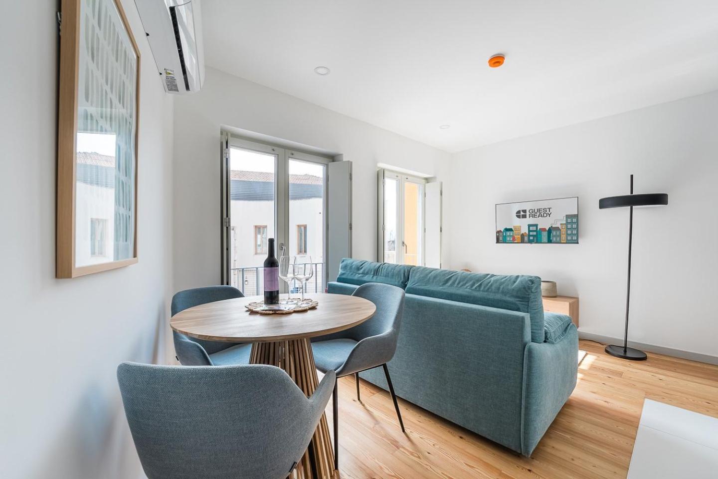 Апартаменты Guestready - Downtown Refuge With Private Parking Порту Экстерьер фото